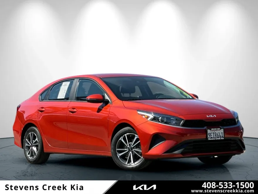 2023 Kia Forte LXS photo 1