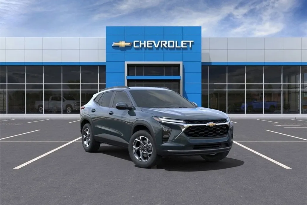 2025 Chevrolet Trax LT photo 1