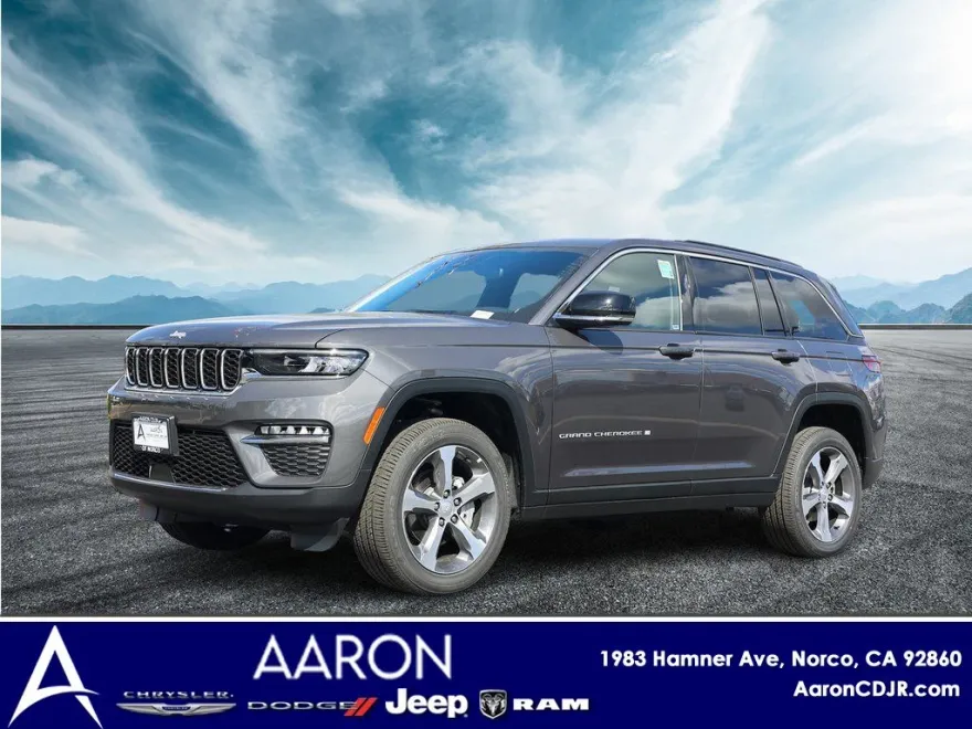 2024 Jeep Grand Cherokee Limited photo 1