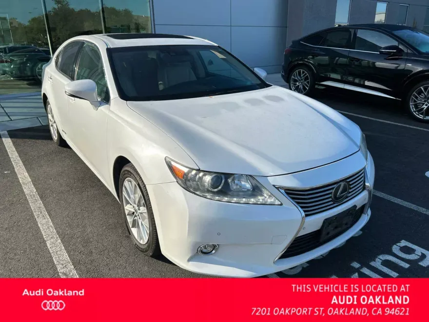 2014 Lexus ES 300h photo 1