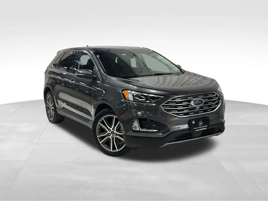 2019 Ford Edge Titanium photo 1