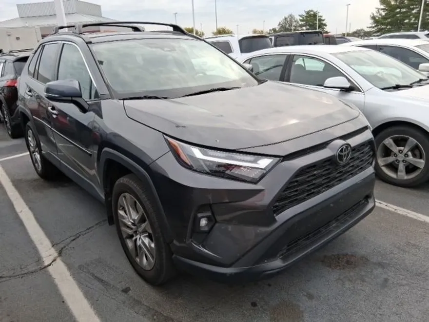 2023 Toyota RAV4 XLE Premium photo 1