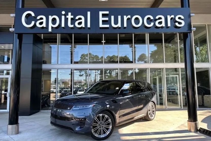 2025 Land Rover Range Rover Sport SE photo 1