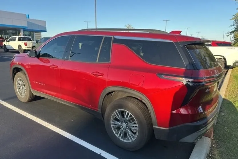 2024 Chevrolet Traverse photo 1