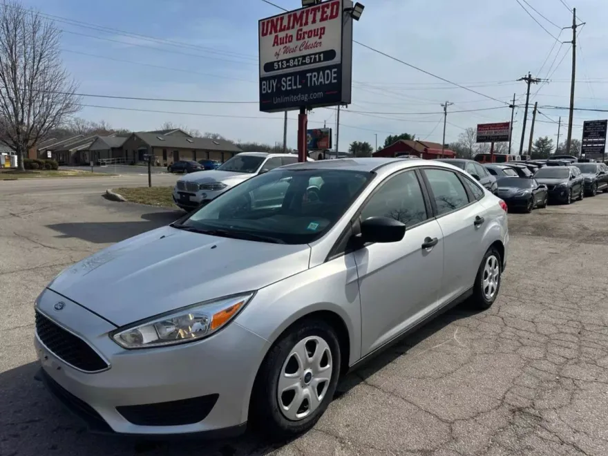 2015 Ford Focus Sedan photo 1