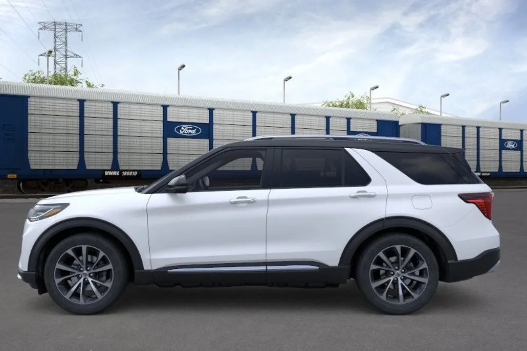2025 Ford Explorer Platinum photo 1