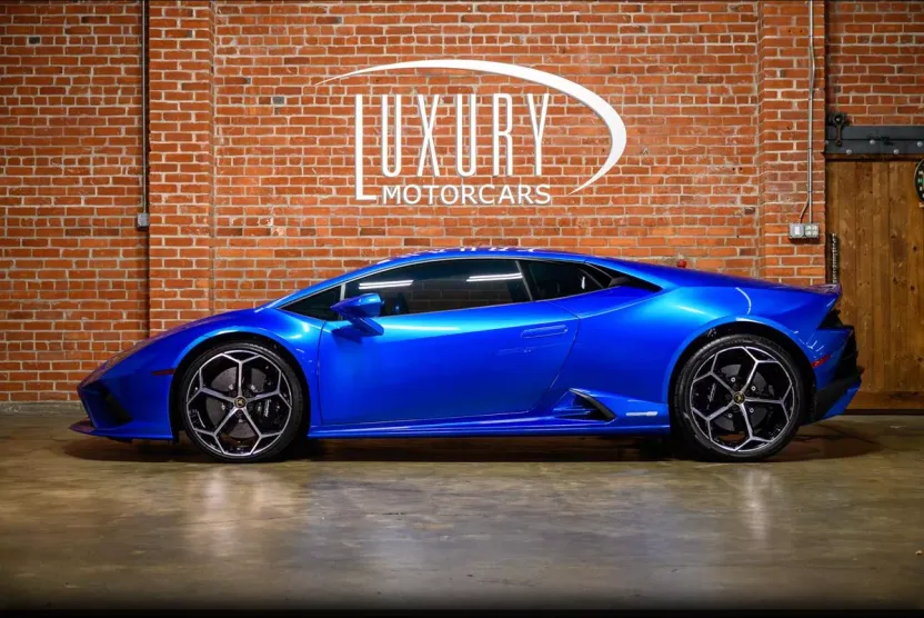2023 Lamborghini Huracan Evo Coupe photo 1