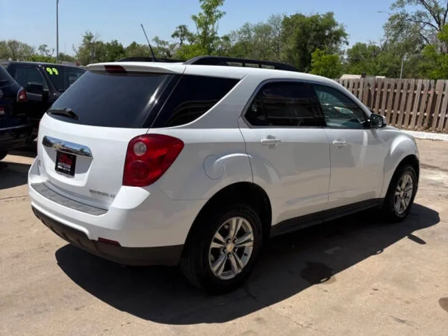 2011 Chevrolet Equinox photo 1