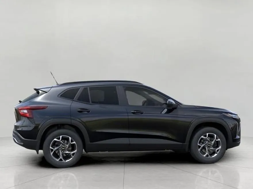 2025 Chevrolet Trax LT photo 1