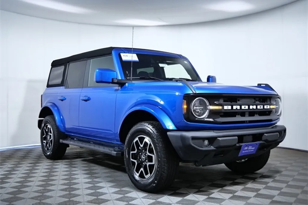 2023 Ford Bronco Outer Banks photo 1