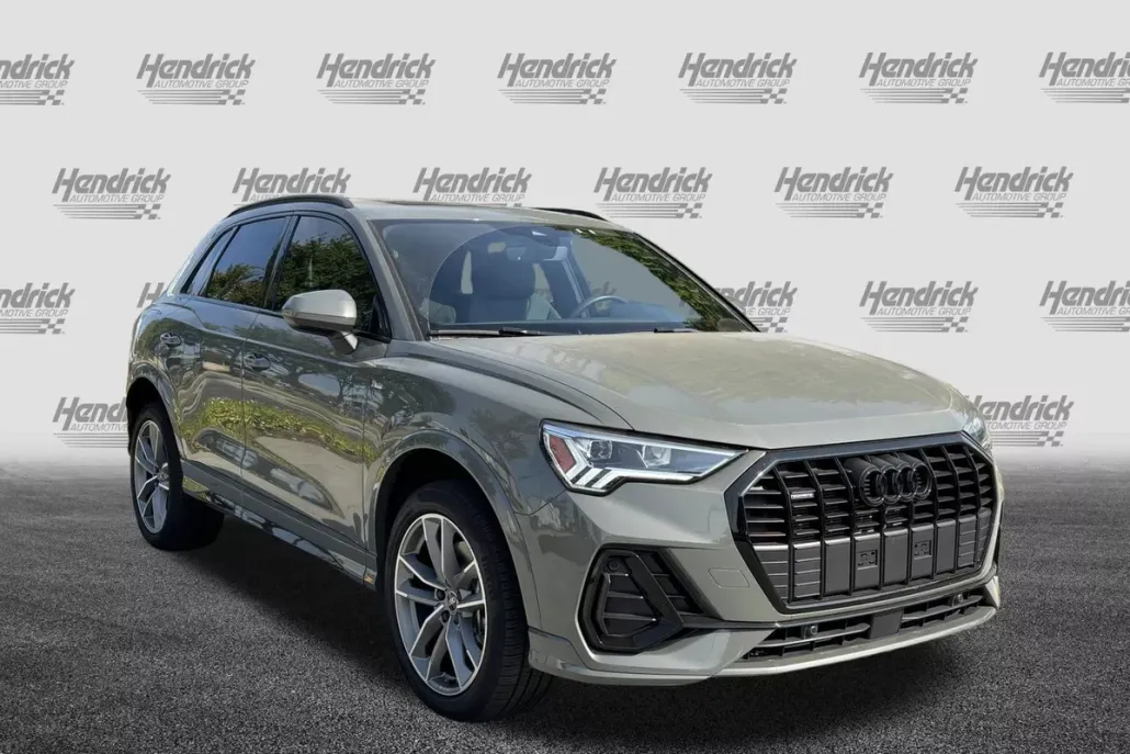 2025 Audi Q3 S line Premium photo 1