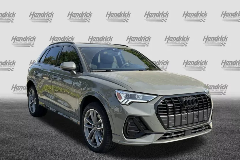 2025 Audi Q3 S line Premium photo 1