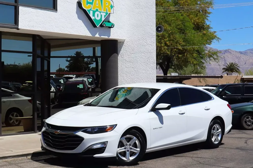 2020 Chevrolet Malibu LS photo 1