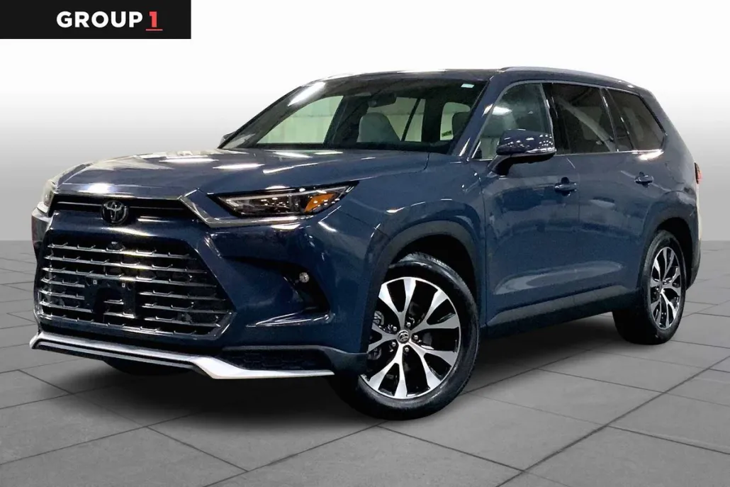2024 Toyota Highlander Hybrid Limited photo 1
