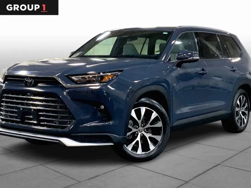 2024 Toyota Highlander Hybrid Limited photo 1