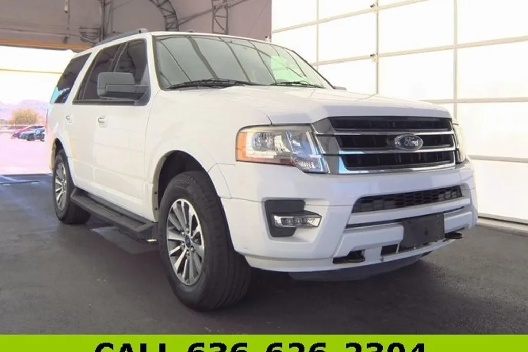 2017 Ford Expedition XLT photo 1