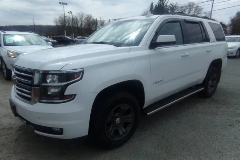 2016 Chevrolet Tahoe LT photo 1