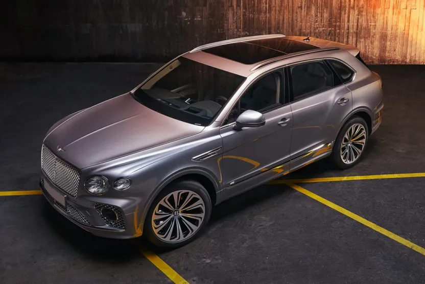 2022 Bentley Bentayga V8 photo 1