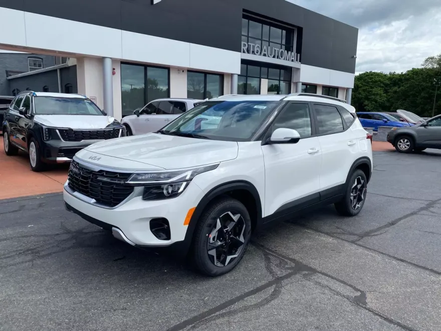 2025 Kia Seltos S photo 1