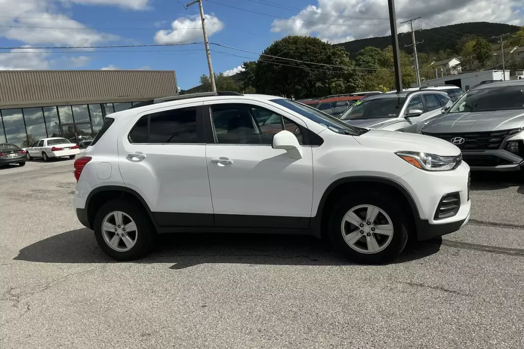 2020 Chevrolet Trax LT photo 1