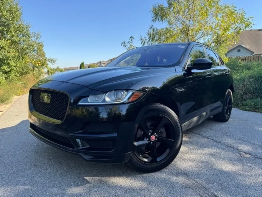 2019 Jaguar F-PACE Premium photo 1
