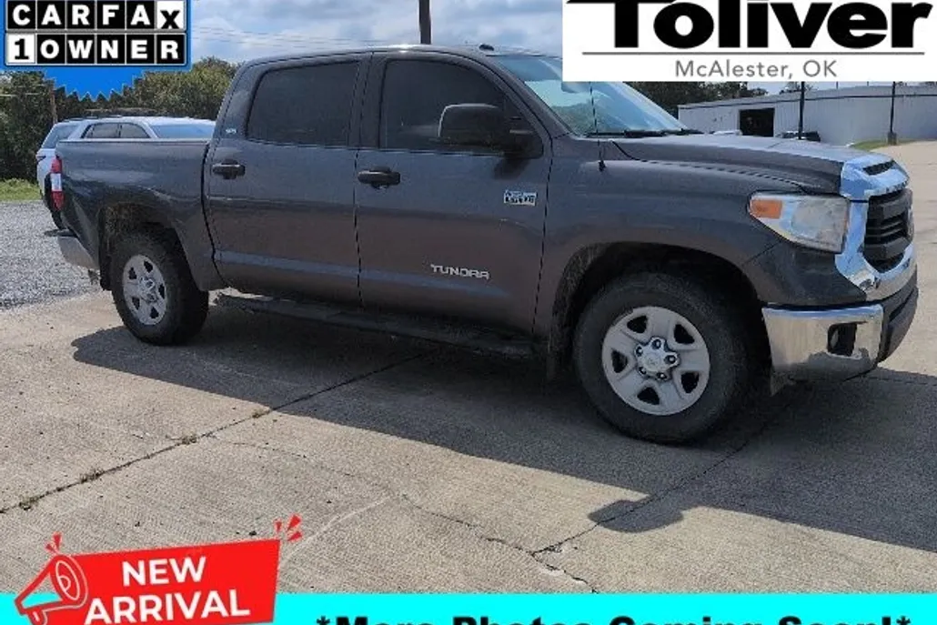 2017 Toyota Tundra SR5 photo 1