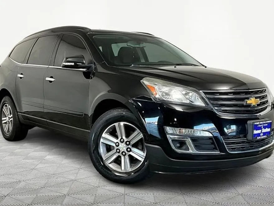 2017 Chevrolet Traverse 1LT photo 1