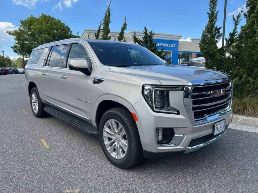 2023 Gmc Yukon XL SLT photo 1