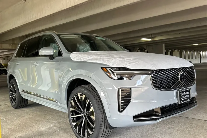 2026 Volvo XC90 Plus photo 1