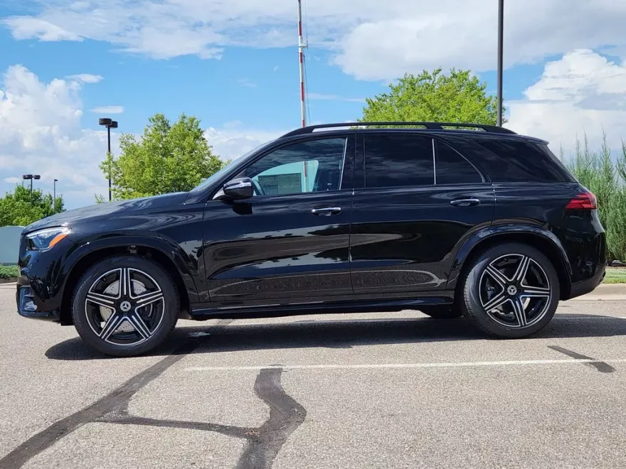 2026 Mercedes Benz GLE 580 4MATIC photo 1