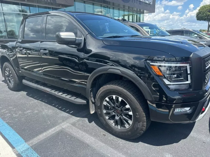 2024 Nissan Titan PRO-4X photo 1