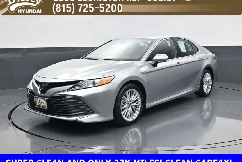 2020 Toyota Camry Hybrid XLE photo 1