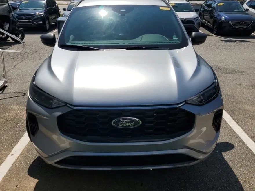 2024 Ford Escape ST-Line photo 1