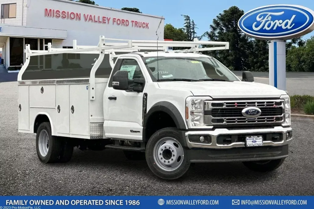 2024 Ford F-550 photo 1