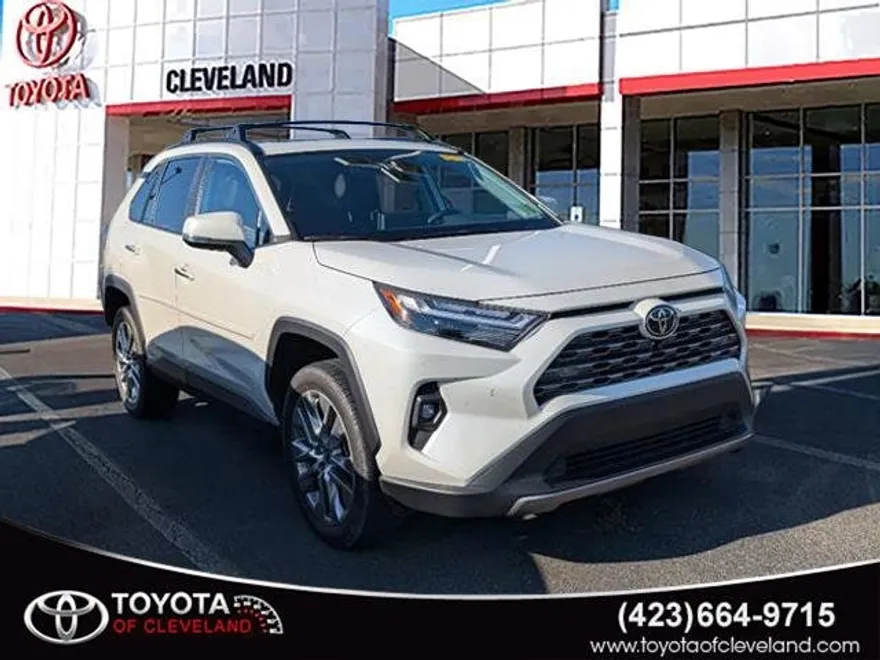 2022 Toyota RAV4 Limited photo 1
