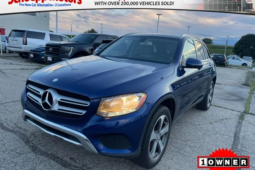 2017 Mercedes Benz GLC 300 photo 1