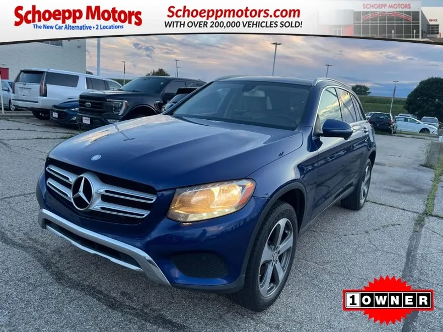 2017 Mercedes Benz GLC 300 photo 1