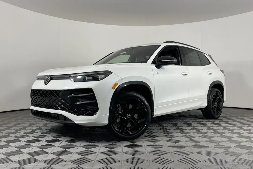 2025 Volkswagen Tiguan SE R-Line Black photo 1