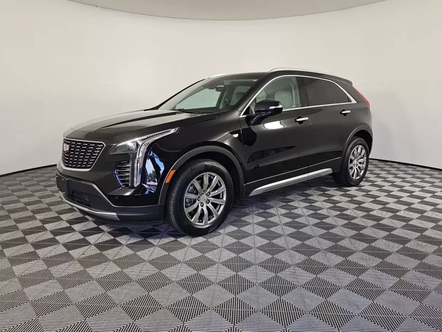 2021 Cadillac XT4 Premium Luxury photo 1