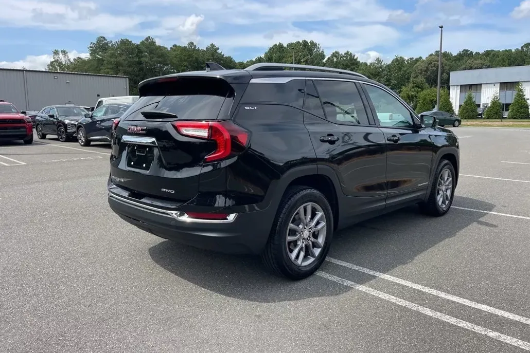 2024 Gmc Terrain SLT photo 1