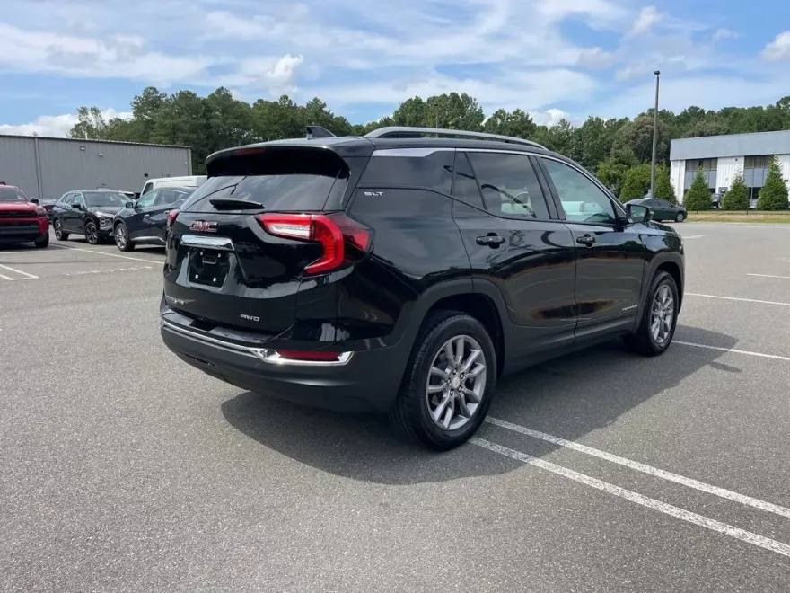 2024 Gmc Terrain SLT photo 1