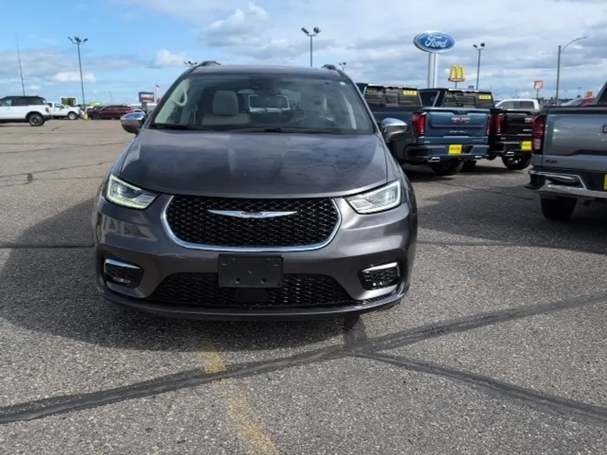 2021 Chrysler Pacifica Limited photo 1