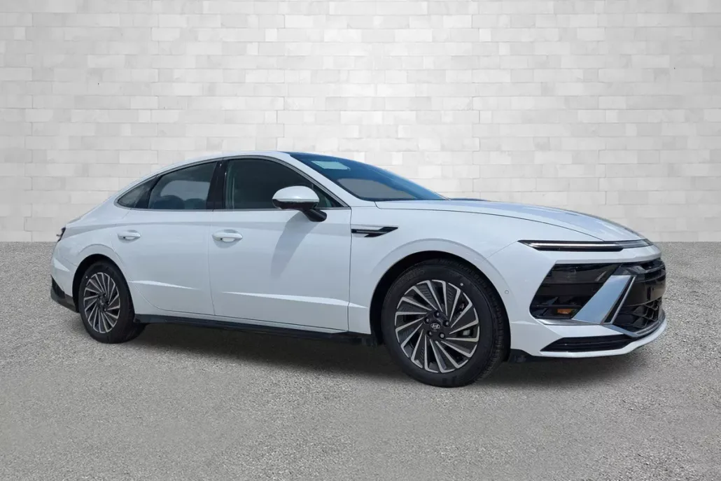 2025 Hyundai Sonata Hybrid Limited photo 1