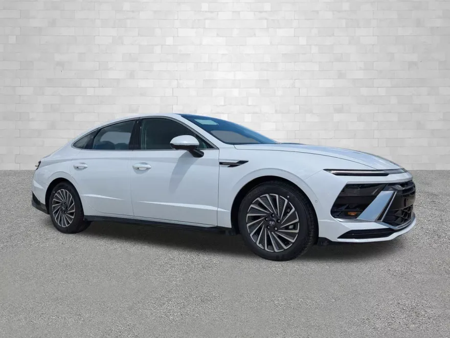 2025 Hyundai Sonata Hybrid Limited photo 1