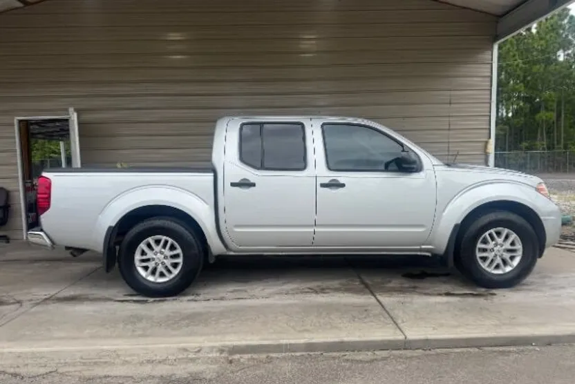 2018 Nissan Frontier SV photo 1