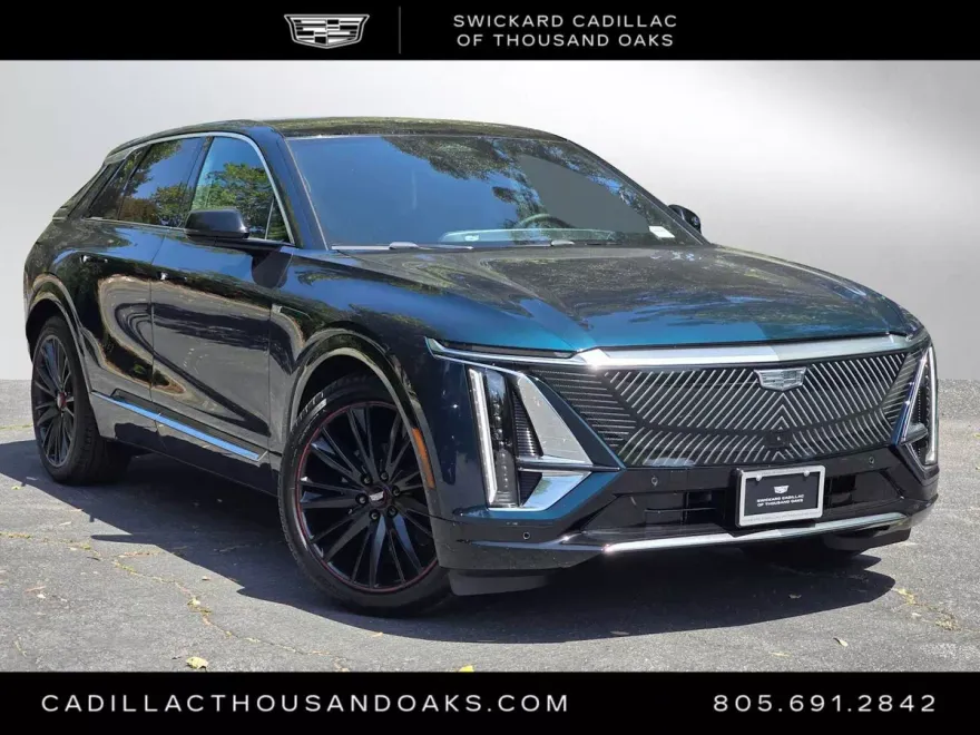 2025 Cadillac Lyriq Luxury photo 1