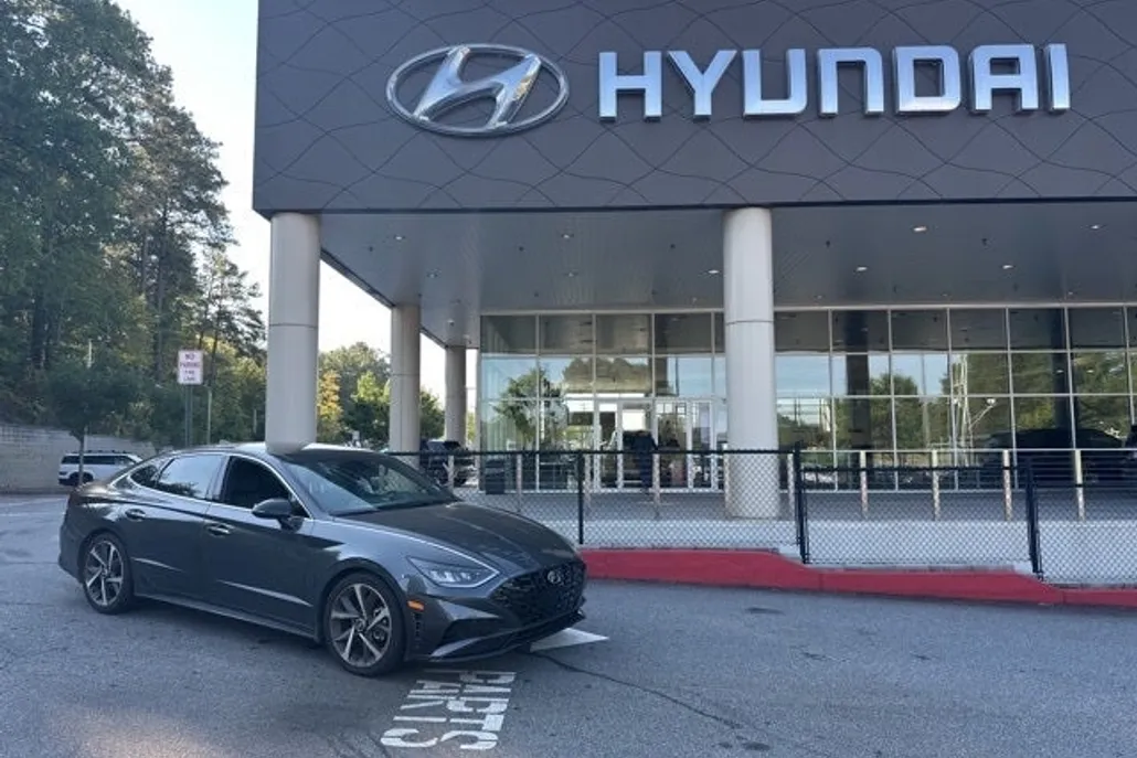 2022 Hyundai Sonata SEL Plus photo 1