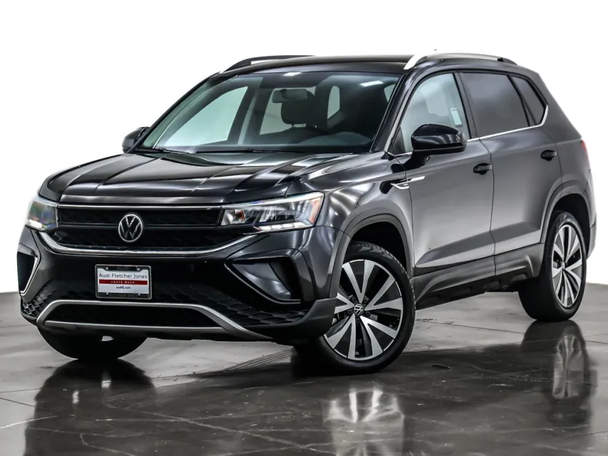 2022 Volkswagen Taos SE photo 1