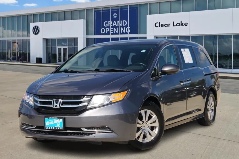 2016 Honda Odyssey SE photo 1