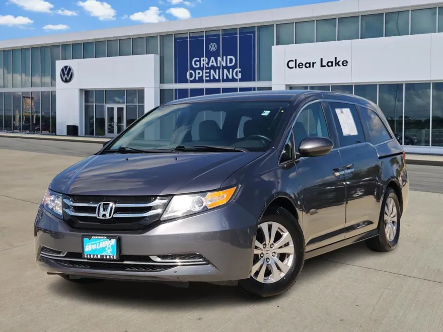 2016 Honda Odyssey SE photo 1